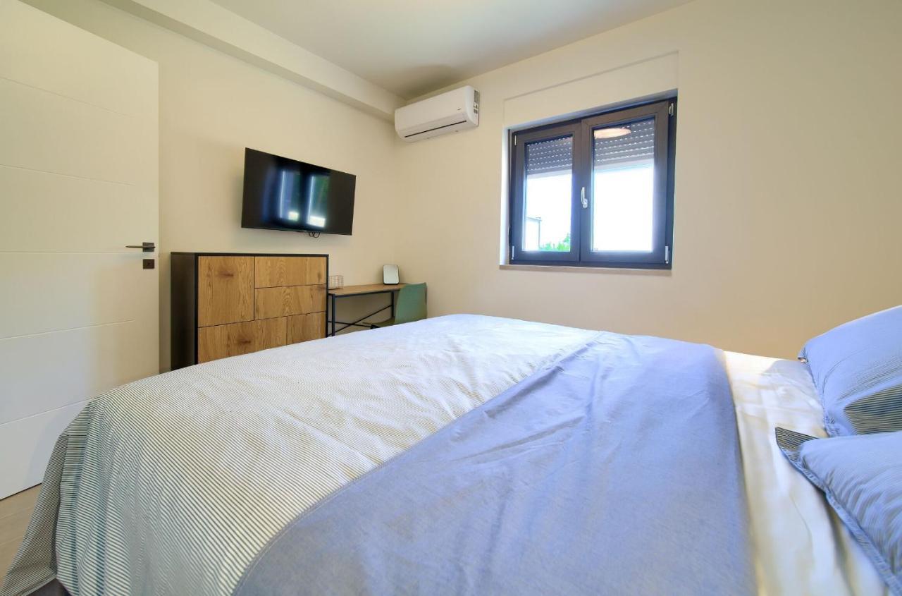 Apartments Sol Нивице Экстерьер фото